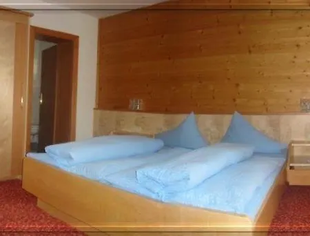 Otel Kristall 3*