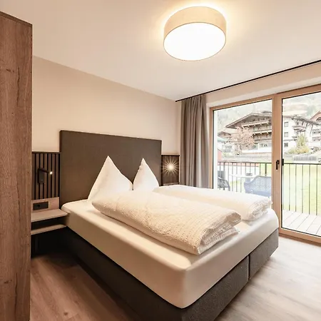 Kristall מלון 3*